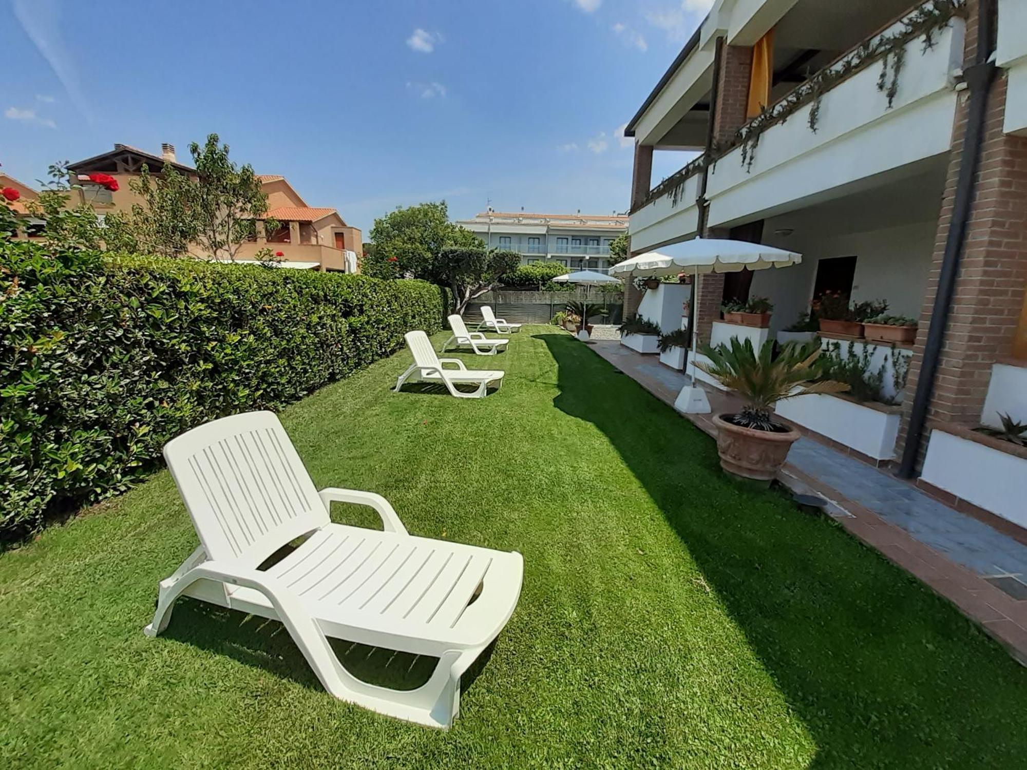 Hotel B&B Rispescia Grosseto Exteriör bild