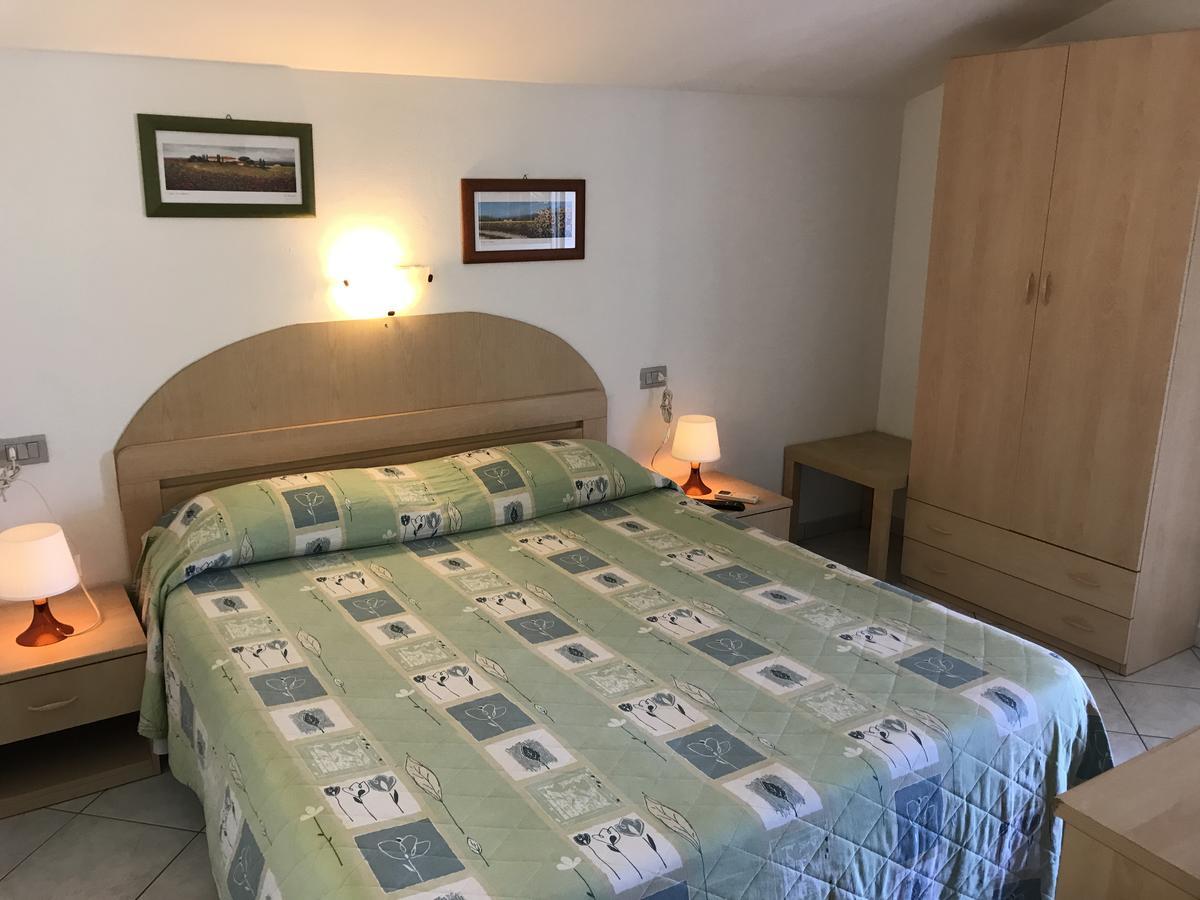 Hotel B&B Rispescia Grosseto Exteriör bild