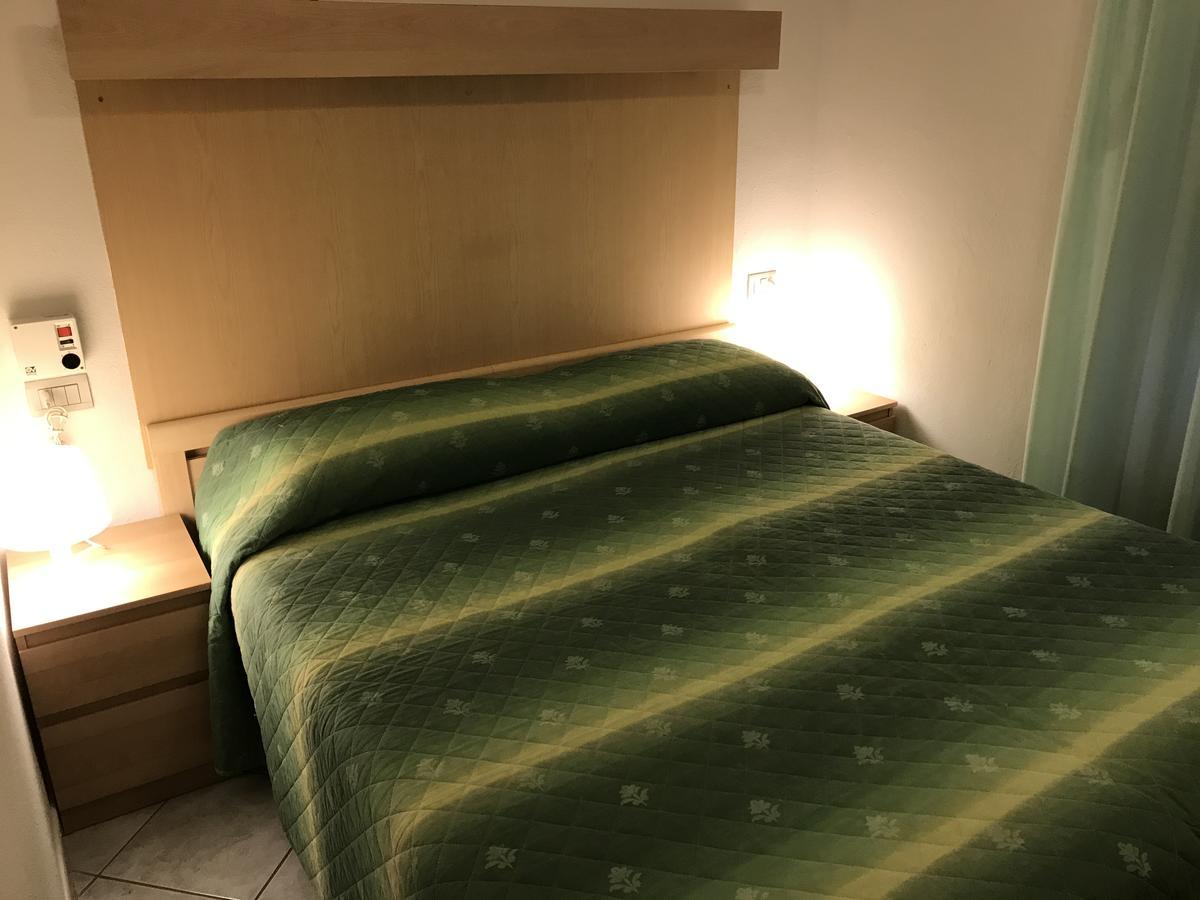 Hotel B&B Rispescia Grosseto Exteriör bild