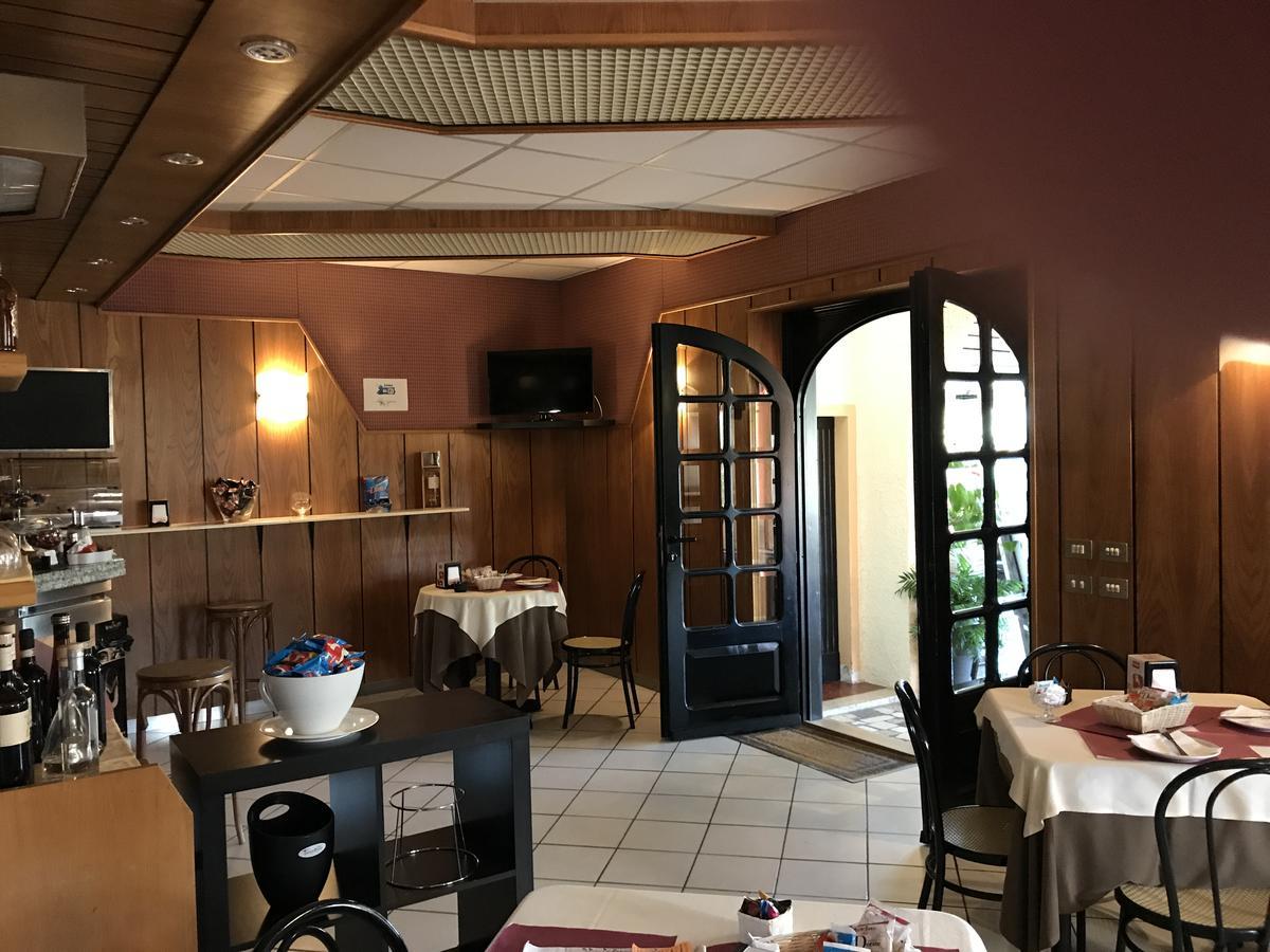Hotel B&B Rispescia Grosseto Exteriör bild