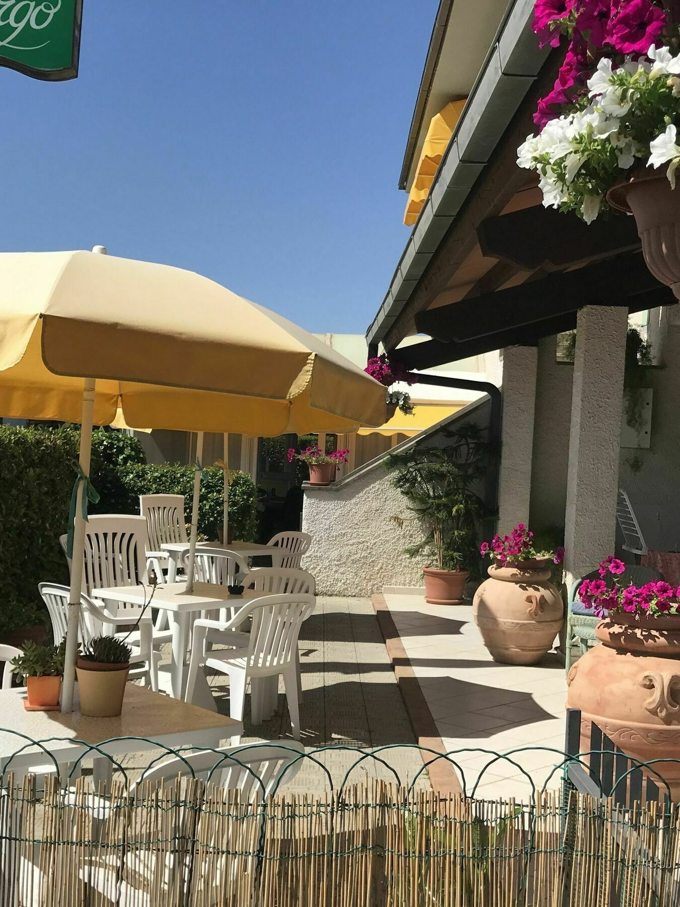 Hotel B&B Rispescia Grosseto Exteriör bild