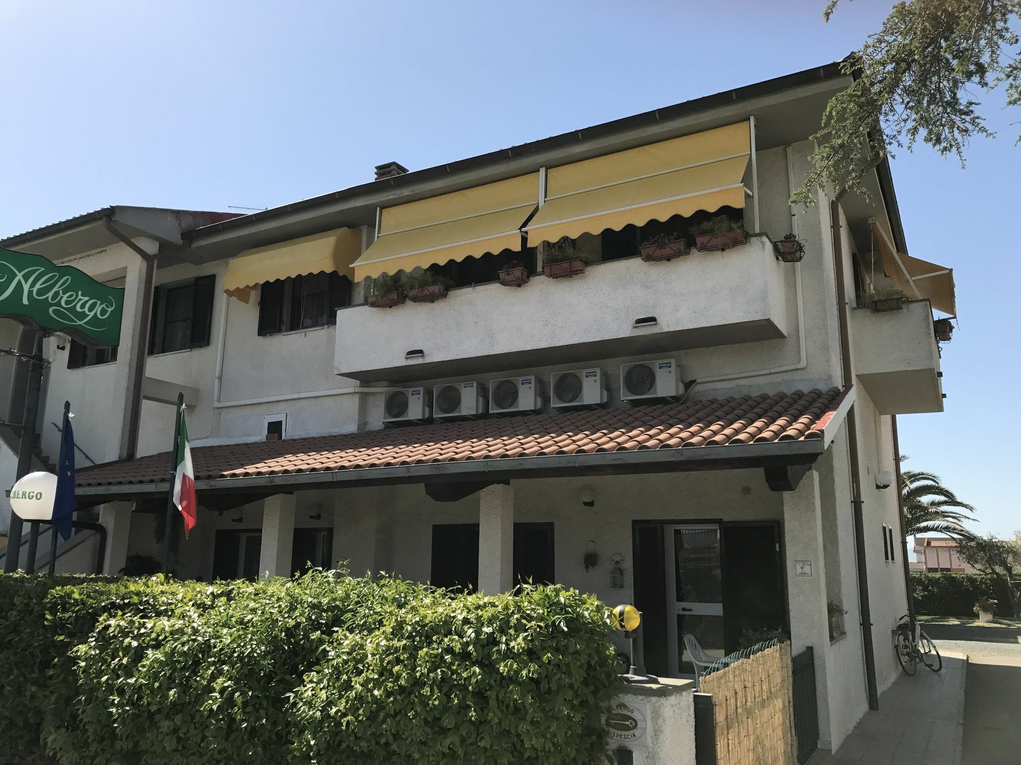 Hotel B&B Rispescia Grosseto Exteriör bild